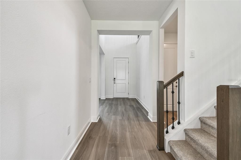 Active With Contract: $709,999 (5 beds, 4 baths, 3247 Square Feet)