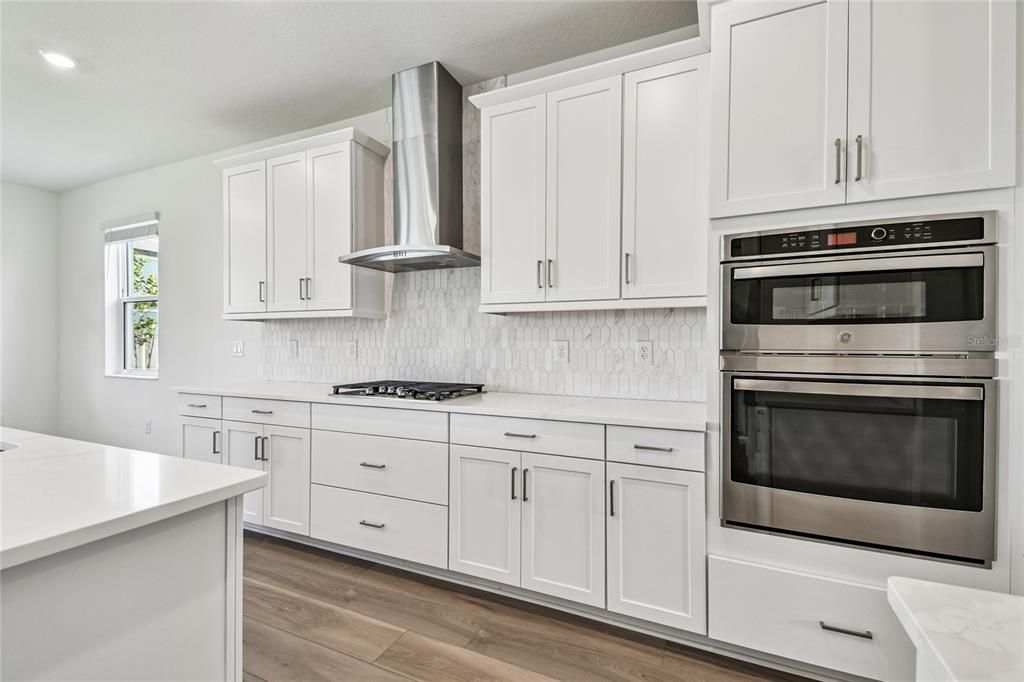 Active With Contract: $709,999 (5 beds, 4 baths, 3247 Square Feet)