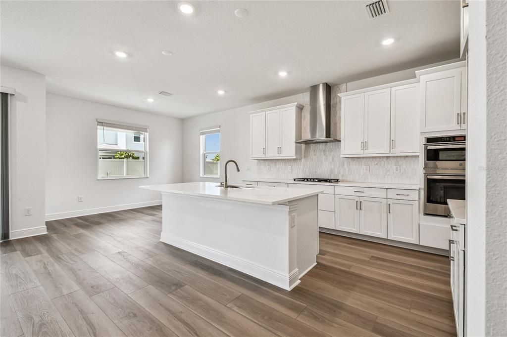 Active With Contract: $709,999 (5 beds, 4 baths, 3247 Square Feet)