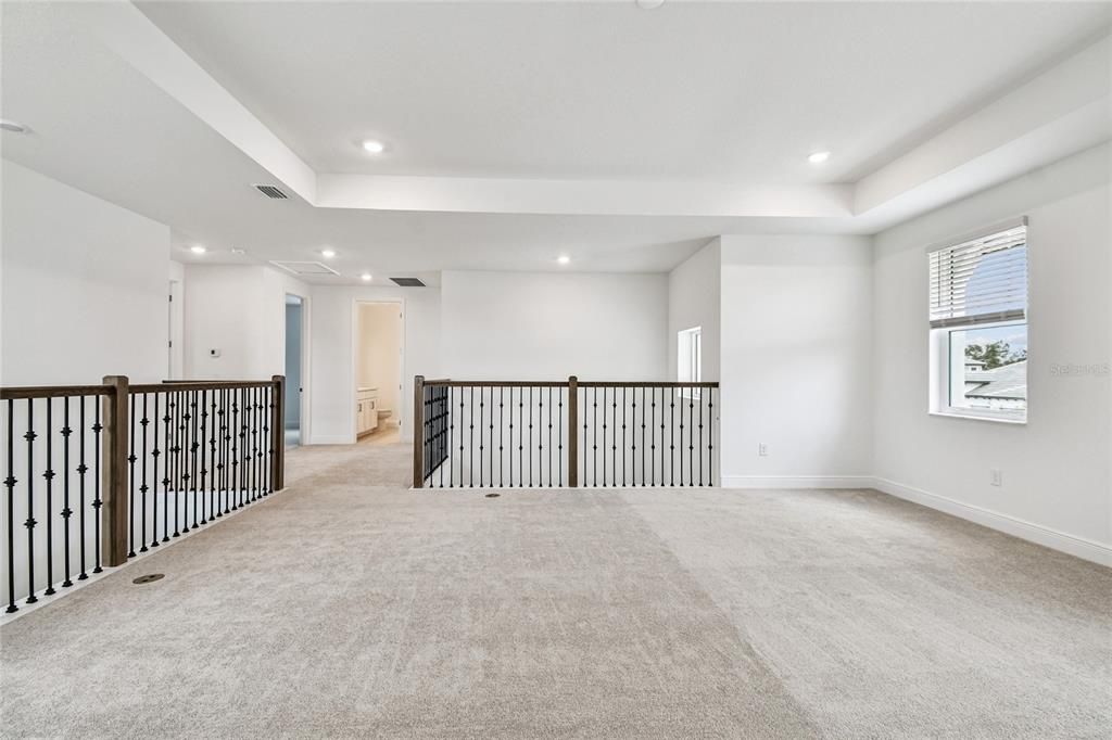 Active With Contract: $709,999 (5 beds, 4 baths, 3247 Square Feet)