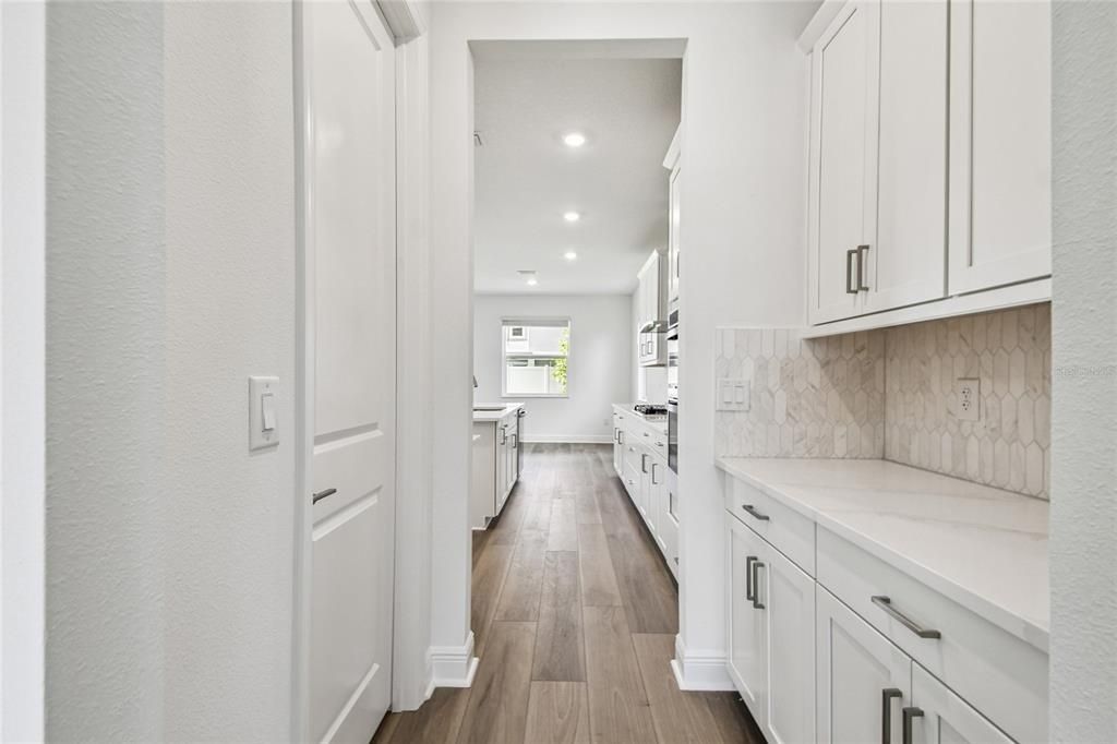 Active With Contract: $709,999 (5 beds, 4 baths, 3247 Square Feet)