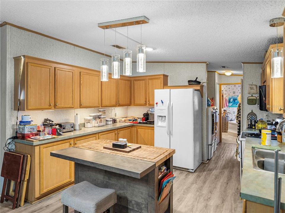 For Sale: $359,900 (3 beds, 2 baths, 1512 Square Feet)