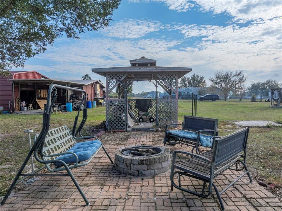 For Sale: $359,900 (3 beds, 2 baths, 1512 Square Feet)