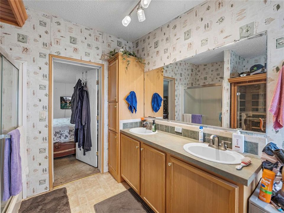 For Sale: $359,900 (3 beds, 2 baths, 1512 Square Feet)