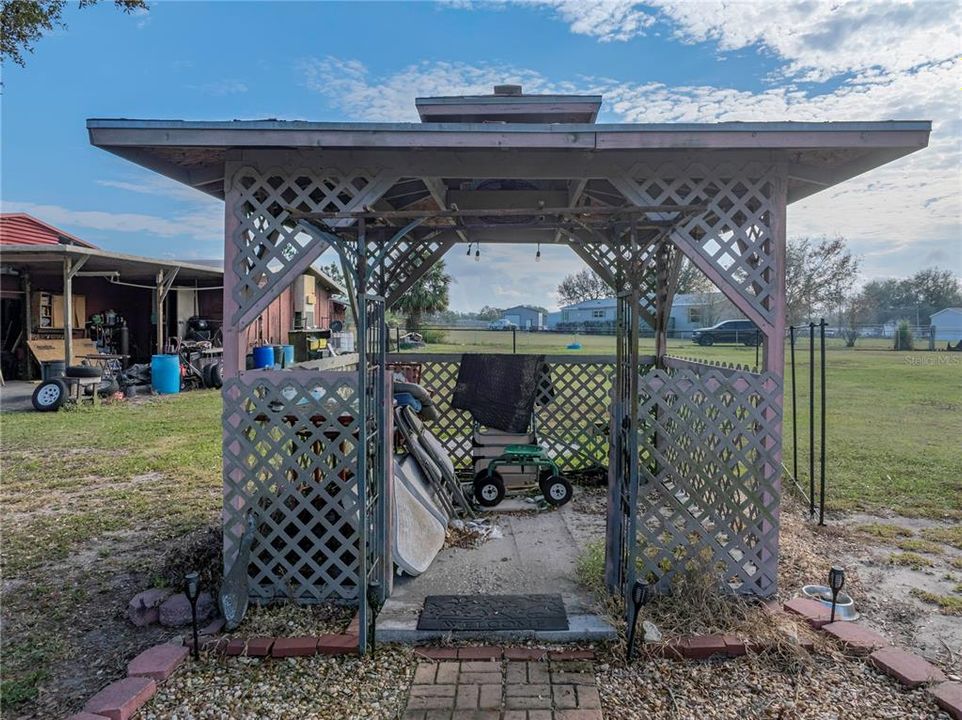 For Sale: $359,900 (3 beds, 2 baths, 1512 Square Feet)