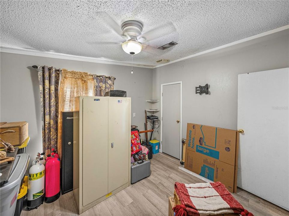 For Sale: $359,900 (3 beds, 2 baths, 1512 Square Feet)