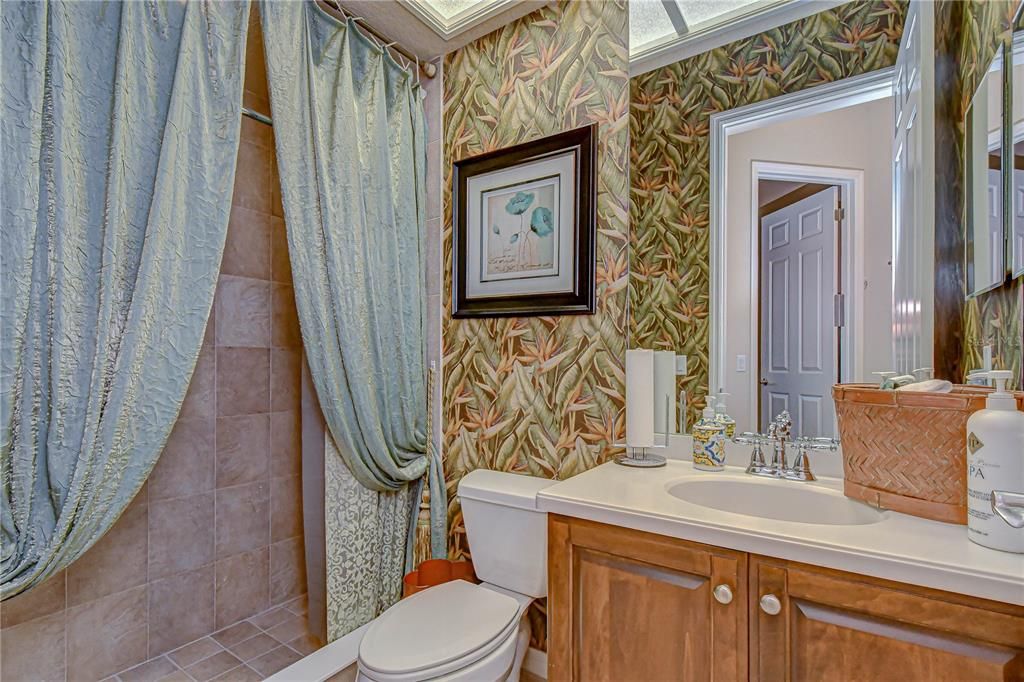 For Sale: $1,475,000 (6 beds, 5 baths, 4410 Square Feet)