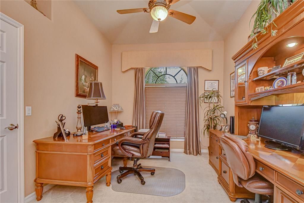 For Sale: $1,475,000 (6 beds, 5 baths, 4410 Square Feet)