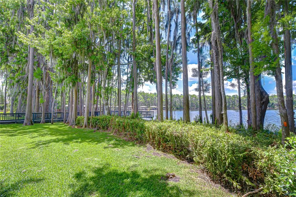 For Sale: $1,475,000 (6 beds, 5 baths, 4410 Square Feet)
