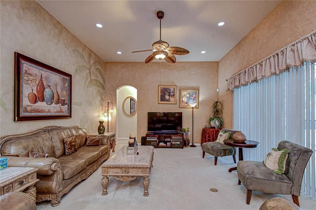 For Sale: $1,475,000 (6 beds, 5 baths, 4410 Square Feet)