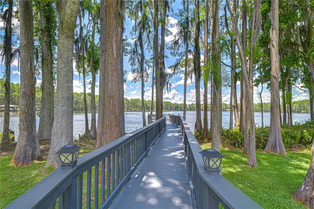 For Sale: $1,475,000 (6 beds, 5 baths, 4410 Square Feet)
