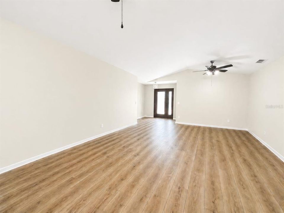 En Venta: $290,000 (3 camas, 2 baños, 1709 Pies cuadrados)