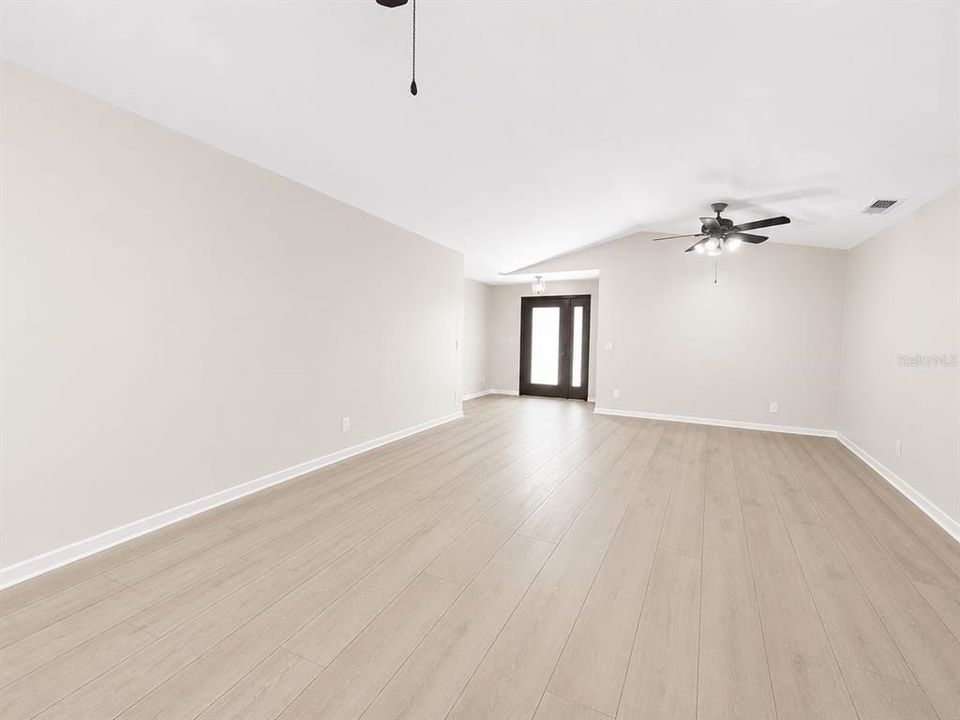 En Venta: $290,000 (3 camas, 2 baños, 1709 Pies cuadrados)