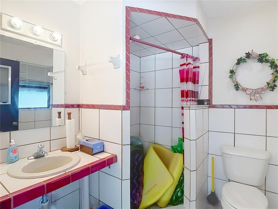 Activo con contrato: $328,500 (3 camas, 3 baños, 2030 Pies cuadrados)
