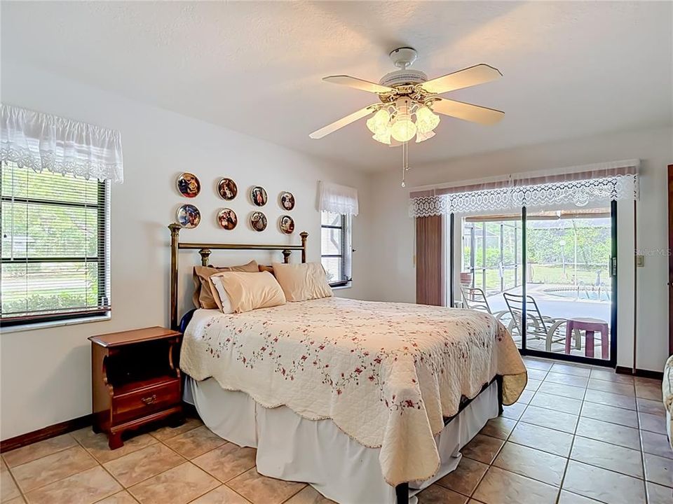 Activo con contrato: $328,500 (3 camas, 3 baños, 2030 Pies cuadrados)