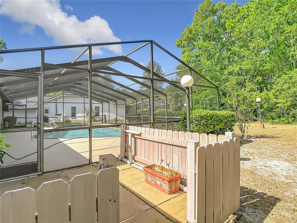 Activo con contrato: $328,500 (3 camas, 3 baños, 2030 Pies cuadrados)