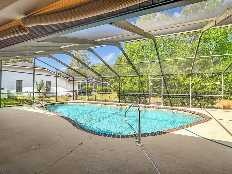 Activo con contrato: $328,500 (3 camas, 3 baños, 2030 Pies cuadrados)