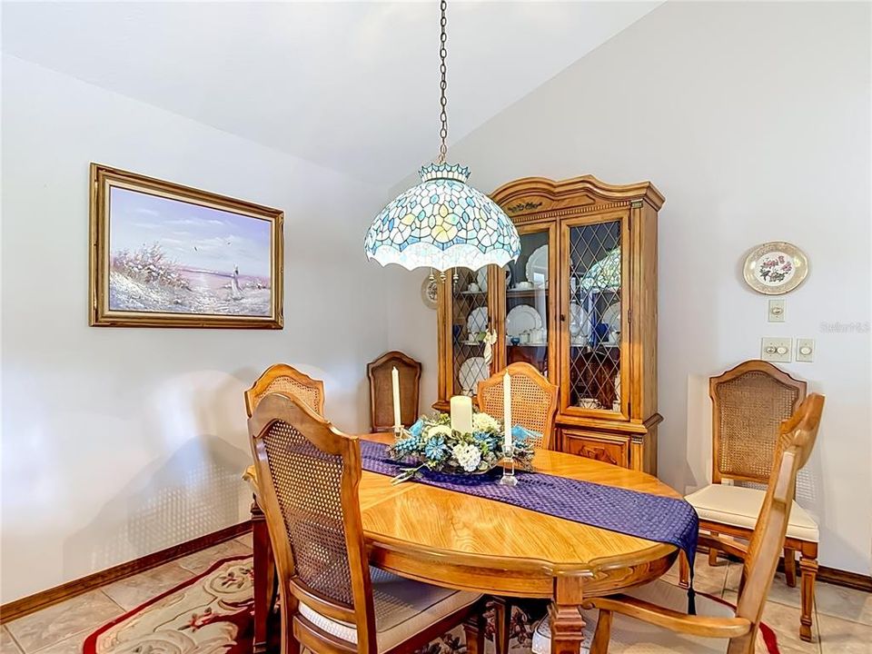 Activo con contrato: $328,500 (3 camas, 3 baños, 2030 Pies cuadrados)