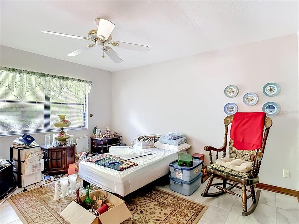 Activo con contrato: $328,500 (3 camas, 3 baños, 2030 Pies cuadrados)
