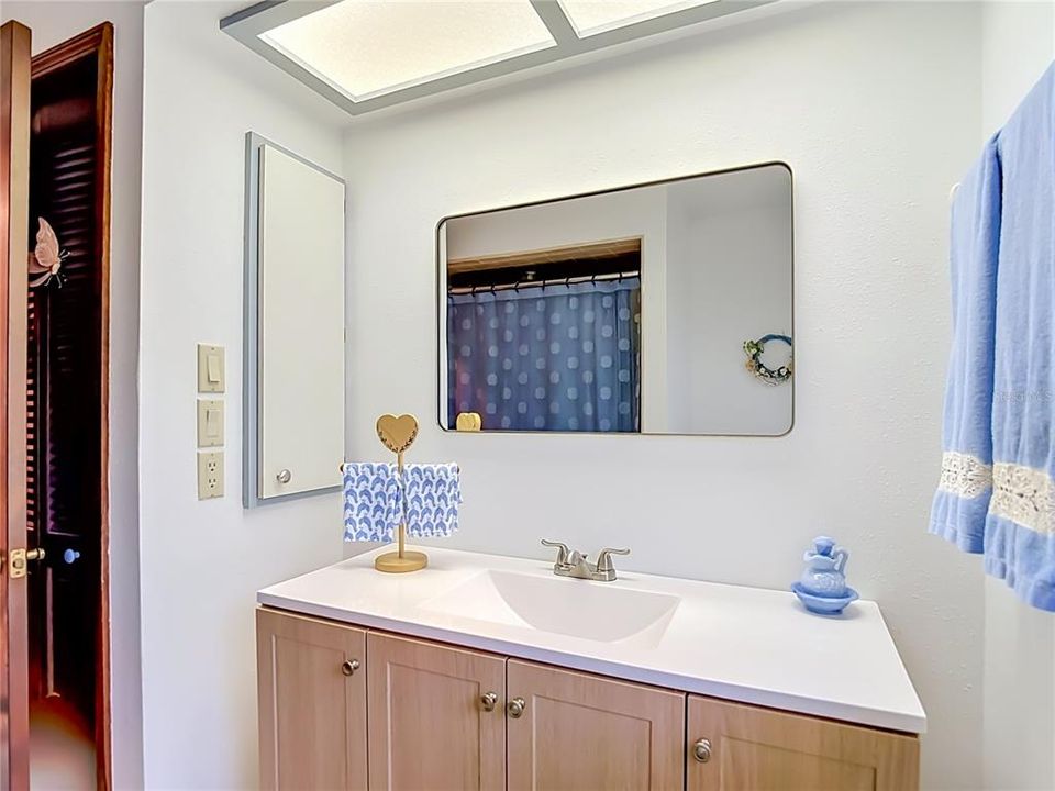 Activo con contrato: $328,500 (3 camas, 3 baños, 2030 Pies cuadrados)