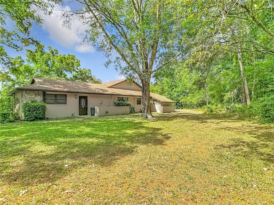 Activo con contrato: $328,500 (3 camas, 3 baños, 2030 Pies cuadrados)