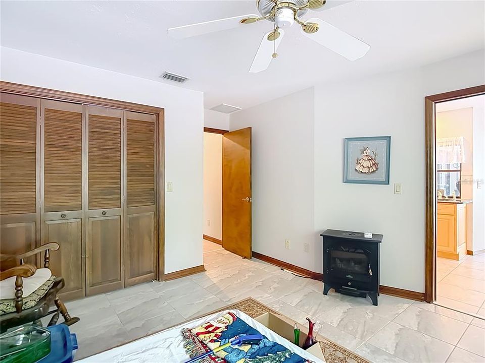 Activo con contrato: $328,500 (3 camas, 3 baños, 2030 Pies cuadrados)