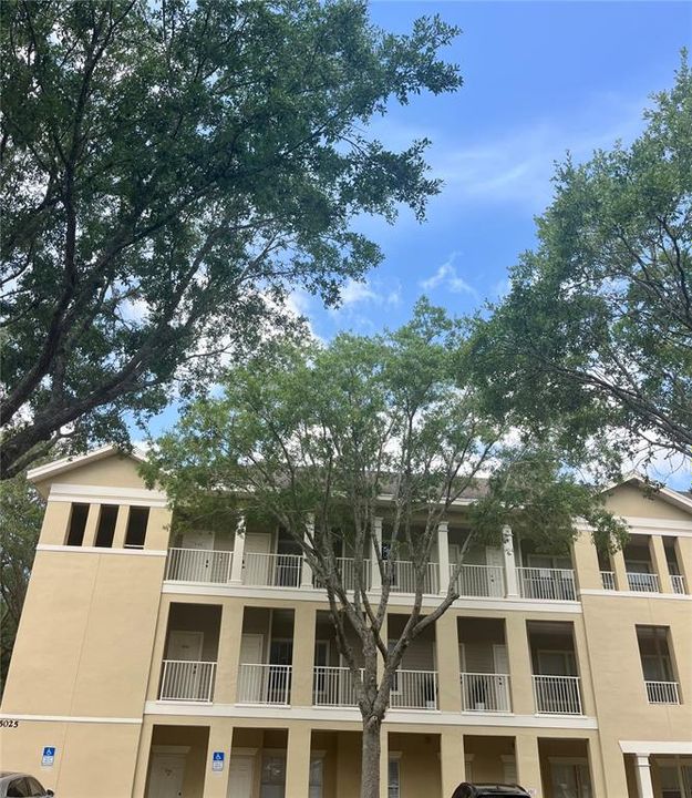 For Rent: $2,250 (3 beds, 3 baths, 1441 Square Feet)