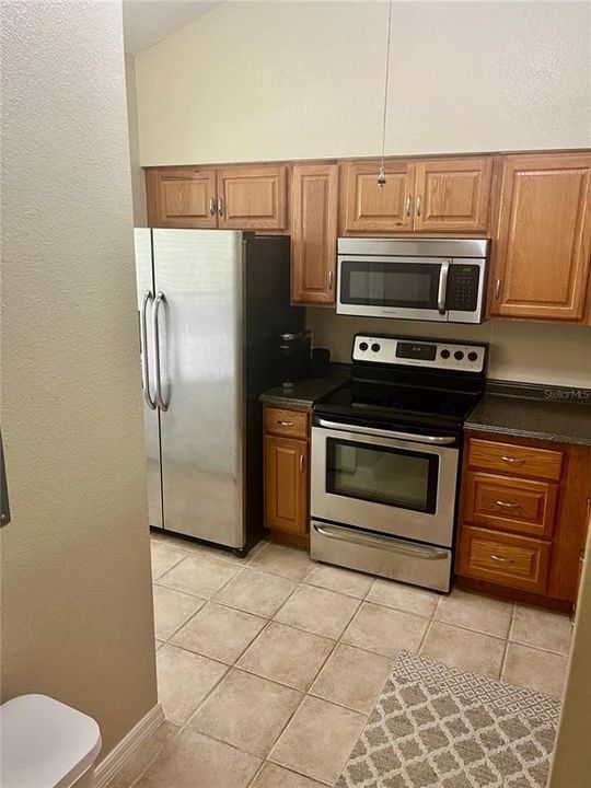 For Rent: $2,250 (3 beds, 3 baths, 1441 Square Feet)