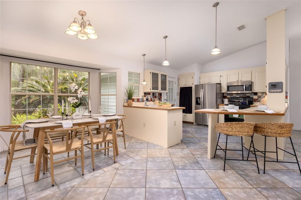 En Venta: $449,444 (3 camas, 3 baños, 2629 Pies cuadrados)