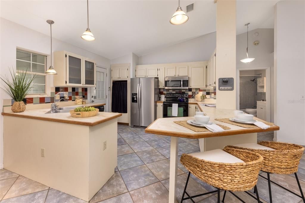 En Venta: $449,444 (3 camas, 3 baños, 2629 Pies cuadrados)