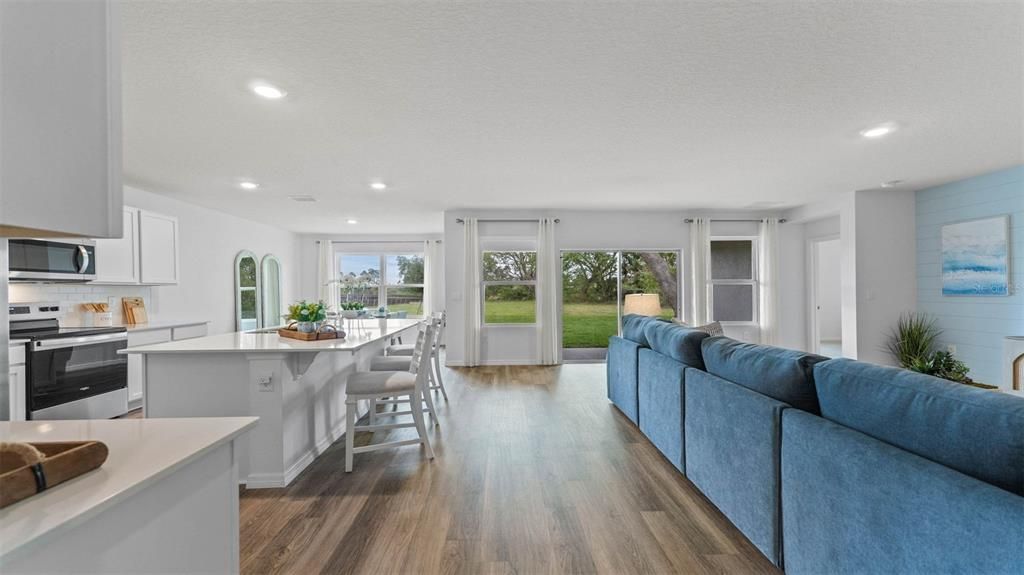 En Venta: $399,990 (4 camas, 3 baños, 2020 Pies cuadrados)