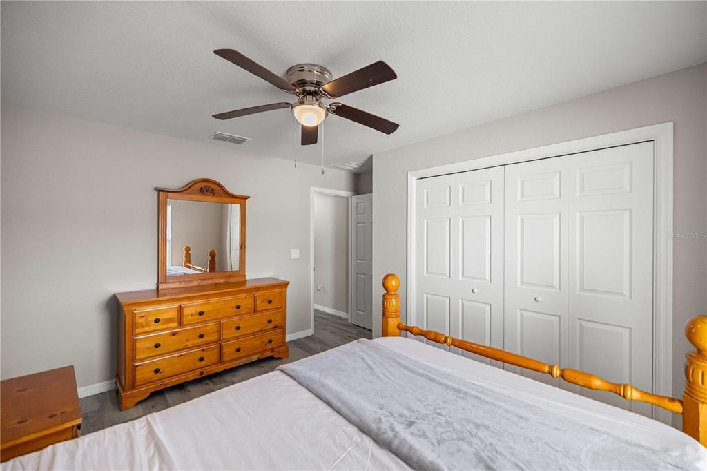 Active With Contract: $279,900 (3 beds, 2 baths, 1681 Square Feet)