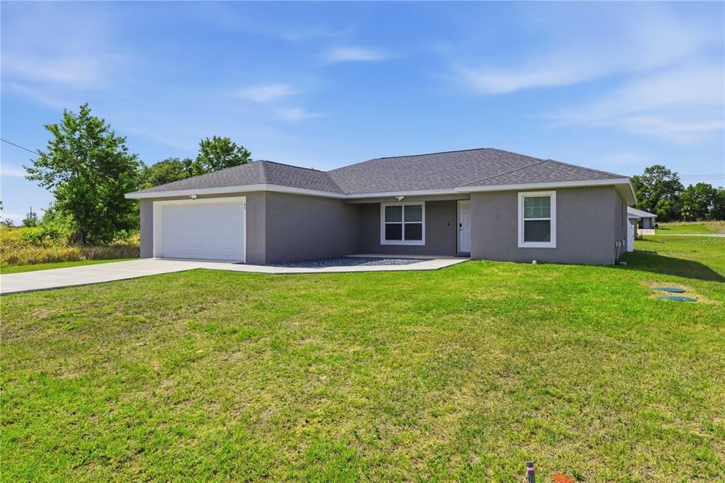 Active With Contract: $279,900 (3 beds, 2 baths, 1681 Square Feet)