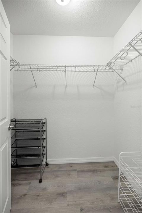 Active With Contract: $279,900 (3 beds, 2 baths, 1681 Square Feet)