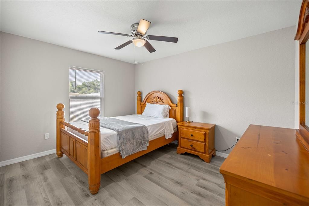 Active With Contract: $279,900 (3 beds, 2 baths, 1681 Square Feet)