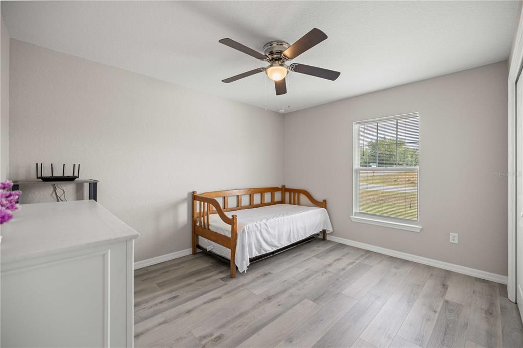 Active With Contract: $279,900 (3 beds, 2 baths, 1681 Square Feet)