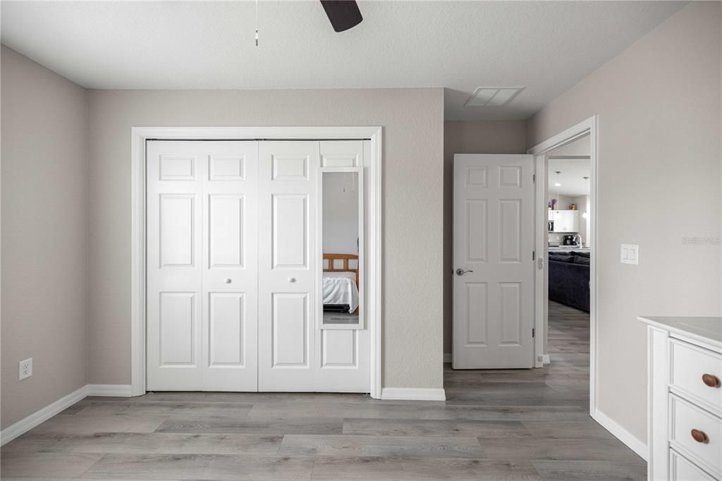 Active With Contract: $279,900 (3 beds, 2 baths, 1681 Square Feet)
