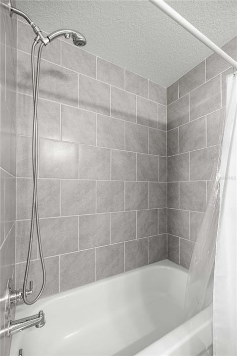 Active With Contract: $279,900 (3 beds, 2 baths, 1681 Square Feet)