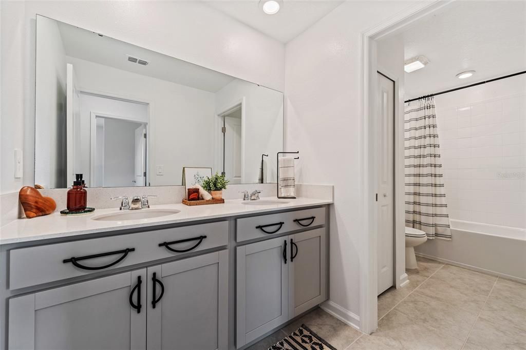 Active With Contract: $492,500 (4 beds, 2 baths, 3165 Square Feet)