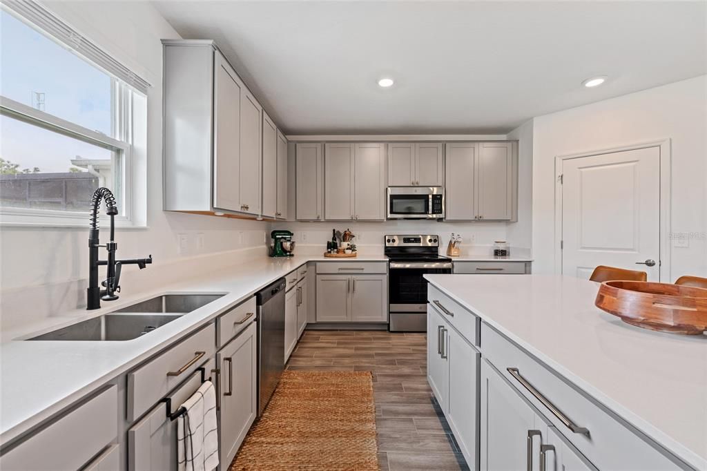 Active With Contract: $492,500 (4 beds, 2 baths, 3165 Square Feet)