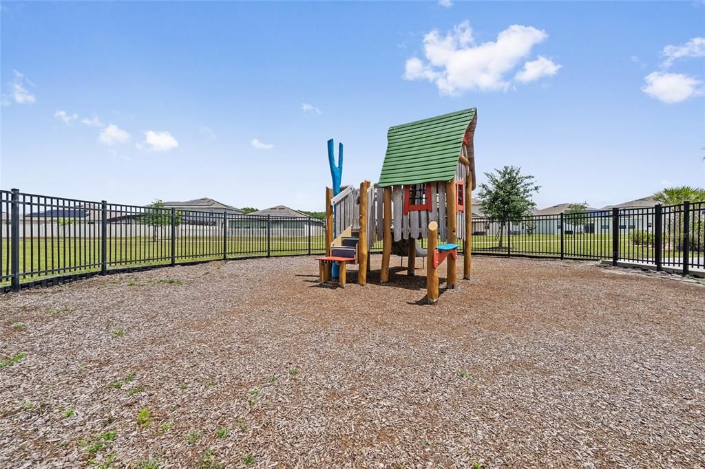 Active With Contract: $492,500 (4 beds, 2 baths, 3165 Square Feet)
