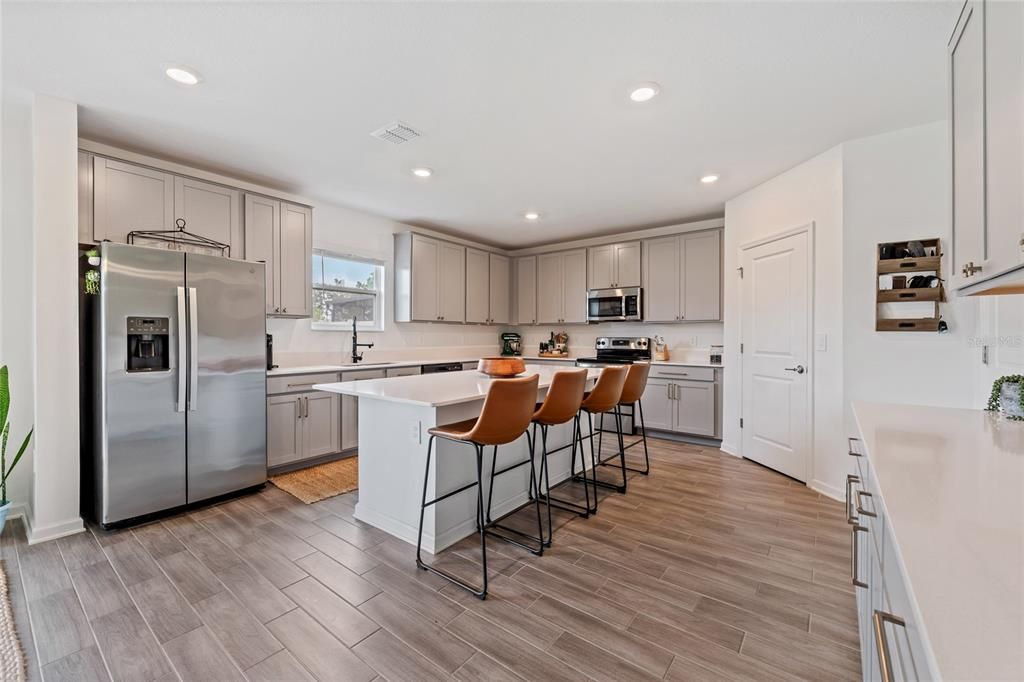 Active With Contract: $492,500 (4 beds, 2 baths, 3165 Square Feet)