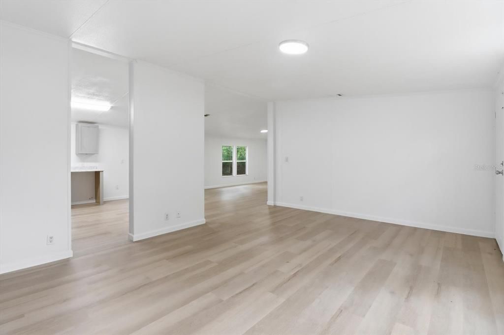На продажу: $239,000 (4 спален, 2 ванн, 1620 Квадратных фут)