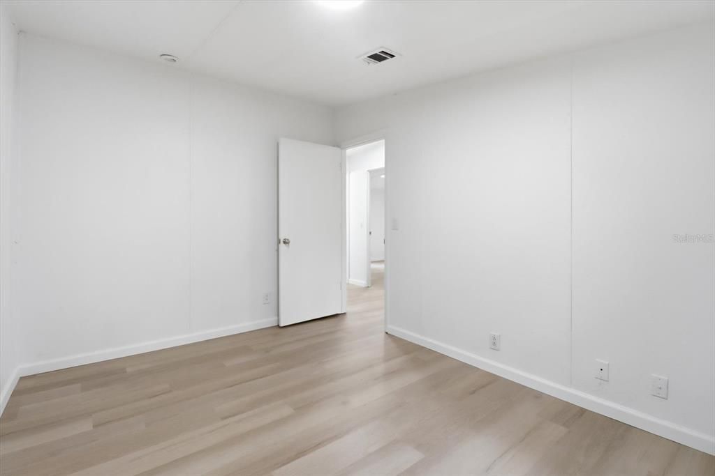 На продажу: $239,000 (4 спален, 2 ванн, 1620 Квадратных фут)
