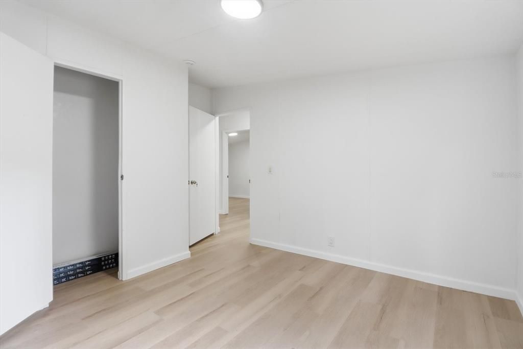 На продажу: $239,000 (4 спален, 2 ванн, 1620 Квадратных фут)
