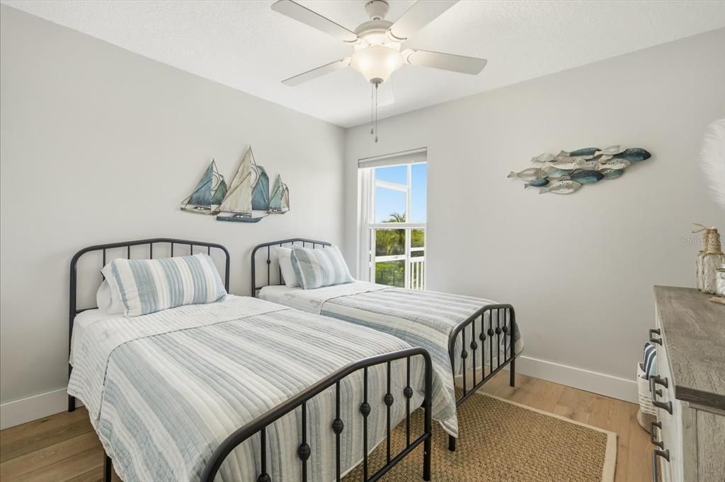 For Sale: $1,150,000 (4 beds, 2 baths, 2010 Square Feet)