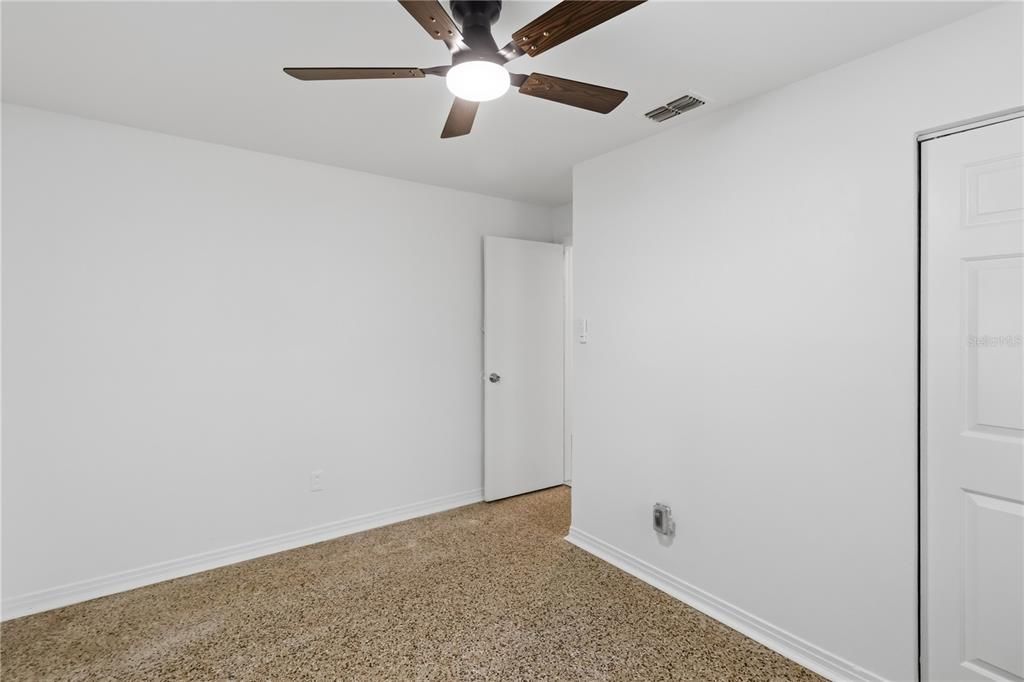 Activo con contrato: $225,000 (2 camas, 1 baños, 816 Pies cuadrados)