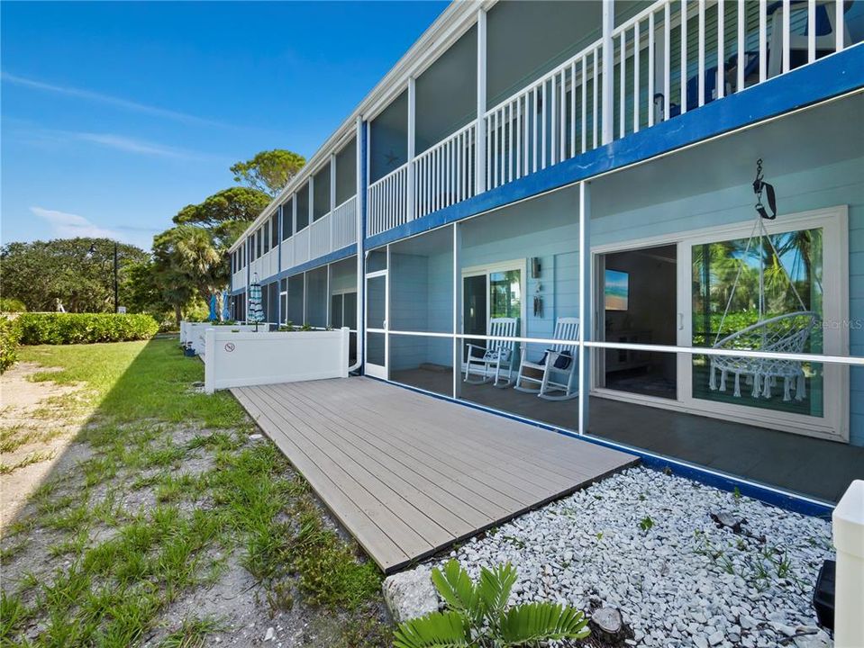 For Sale: $348,000 (1 beds, 1 baths, 657 Square Feet)