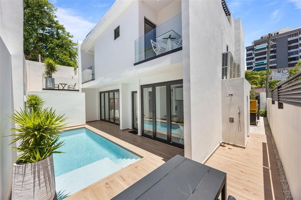 For Sale: $3,700,000 (4 beds, 5 baths, 3827 Square Feet)