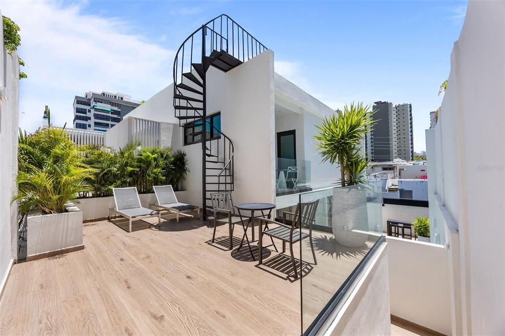 For Sale: $3,700,000 (4 beds, 5 baths, 3827 Square Feet)